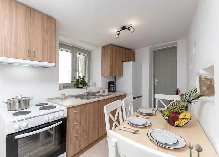 Lithorama * Naxos City